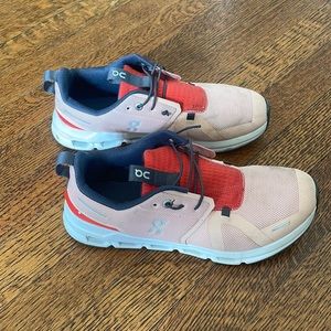 On Running Girls size 6 sneakers